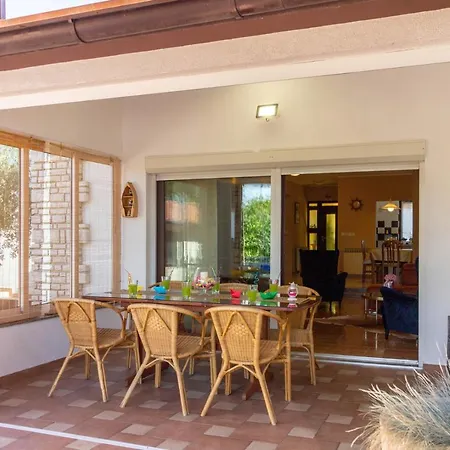 Villa Charming Margherita With Private Pool In Pula