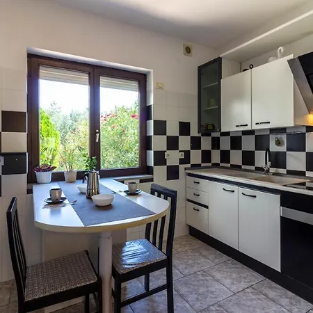 Charming Margherita With Private Pool In * Pula