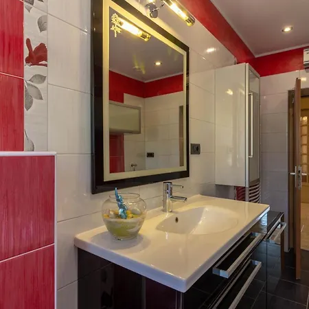 Charming Margherita With Private Pool In * Pula