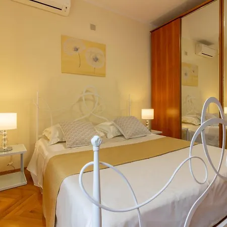 Charming Margherita With Private Pool In * Pula