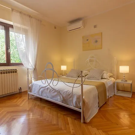 Charming Margherita With Private Pool In Villa Pula
