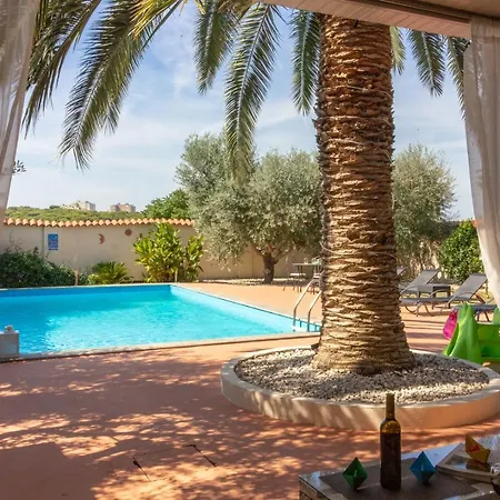 Charming Margherita With Private Pool In Pula